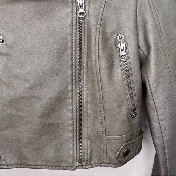 𝅺TCEC Grey Faux Leather Cropped Moto Jacket Size Large - Picture 2 of 16